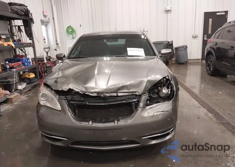 2013 Chrysler 200 Touring из США, поврежденный, VIN 1C3CCBBB1DN715073